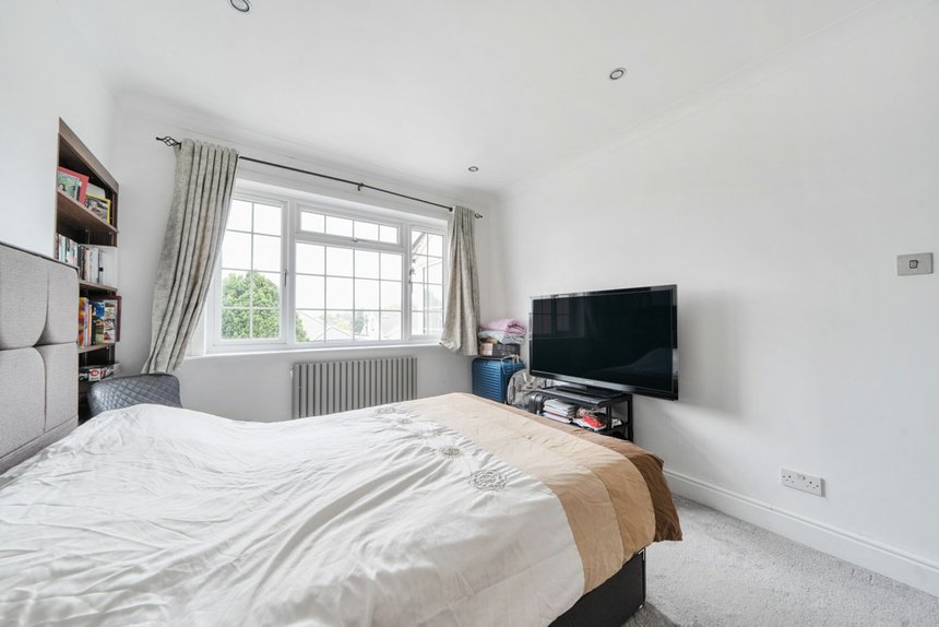 under offer lyndhurst gardens london 34971 - Gibbs Gillespie