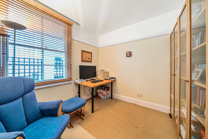 for sale cassiobury park avenue london 34975 - Gibbs Gillespie