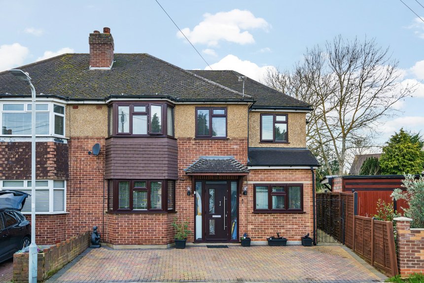 under offer perry close london 34983 - Gibbs Gillespie