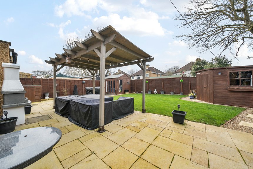 under offer perry close london 34983 - Gibbs Gillespie