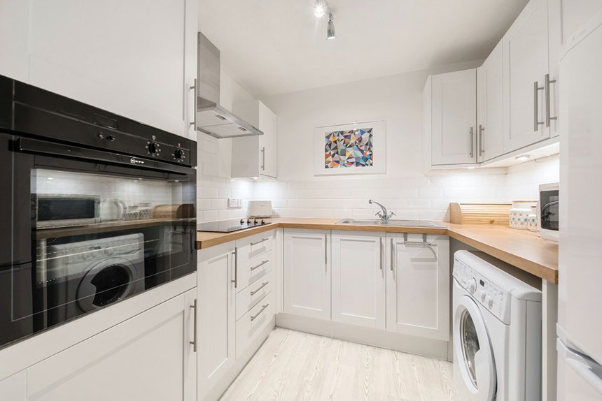 under offer maple court london 34988 - Gibbs Gillespie