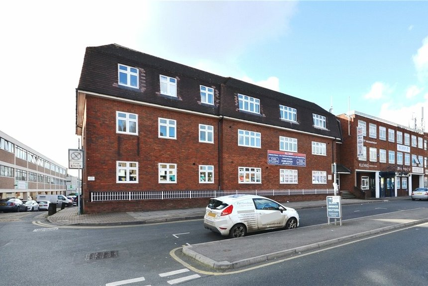 under offer field end road london 34989 - Gibbs Gillespie