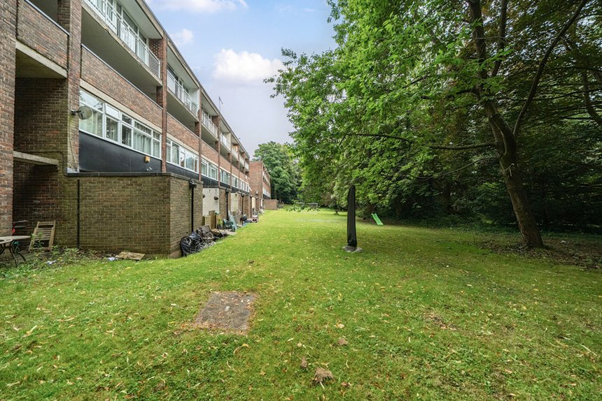 for sale leaf close london 34995 - Gibbs Gillespie