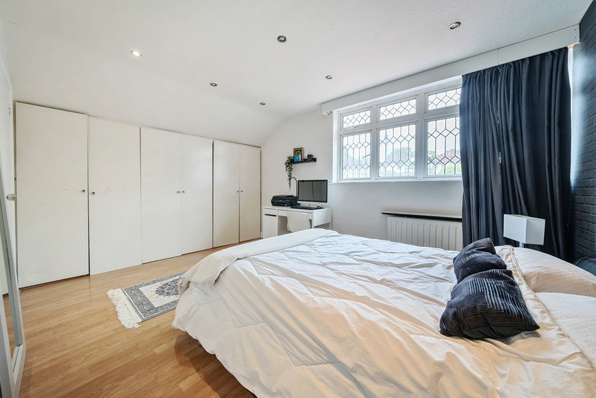 sold brookdene avenue london 34998 - Gibbs Gillespie