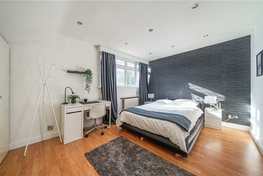 for sale brookdene avenue london 34998 - Gibbs Gillespie