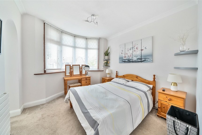 under offer fernbrook drive london 35032 - Gibbs Gillespie