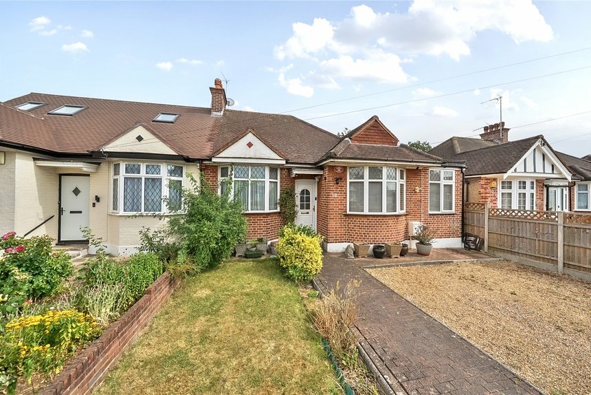 under offer fernbrook drive london 35032 - Gibbs Gillespie