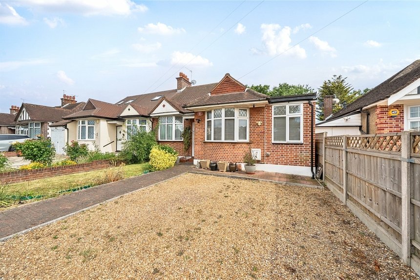 under offer fernbrook drive london 35032 - Gibbs Gillespie