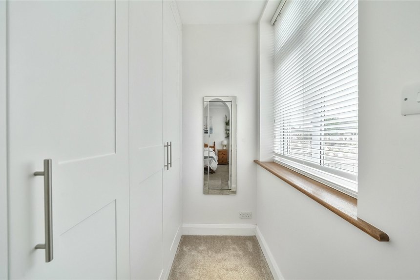 under offer fernbrook drive london 35032 - Gibbs Gillespie