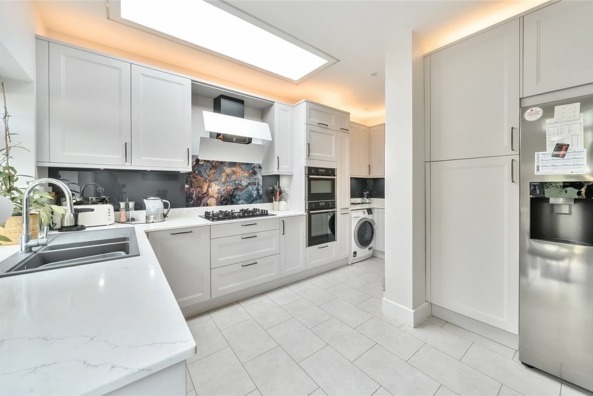 under offer fernbrook drive london 35032 - Gibbs Gillespie