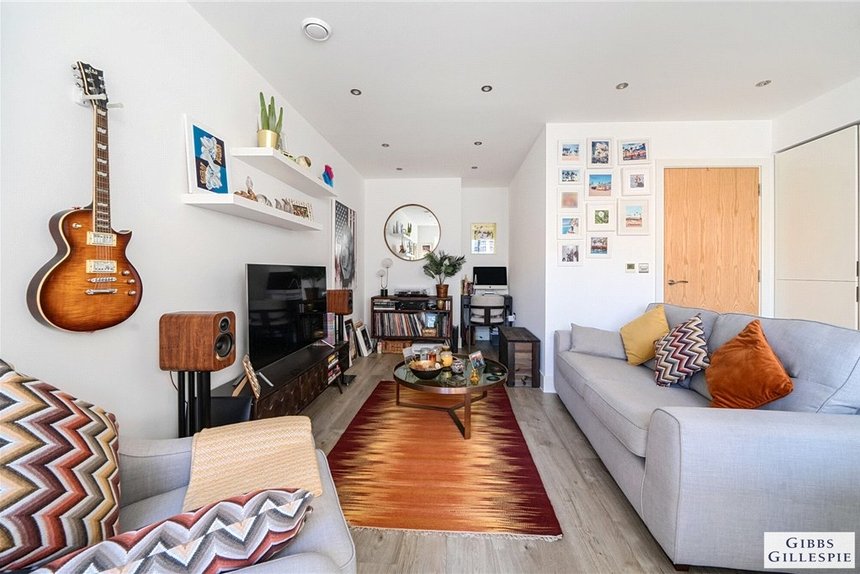 for sale baldwin court london 35066 - Gibbs Gillespie