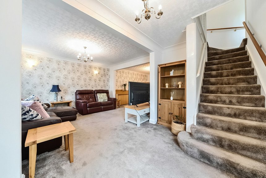 for sale acacia avenue london 35068 - Gibbs Gillespie