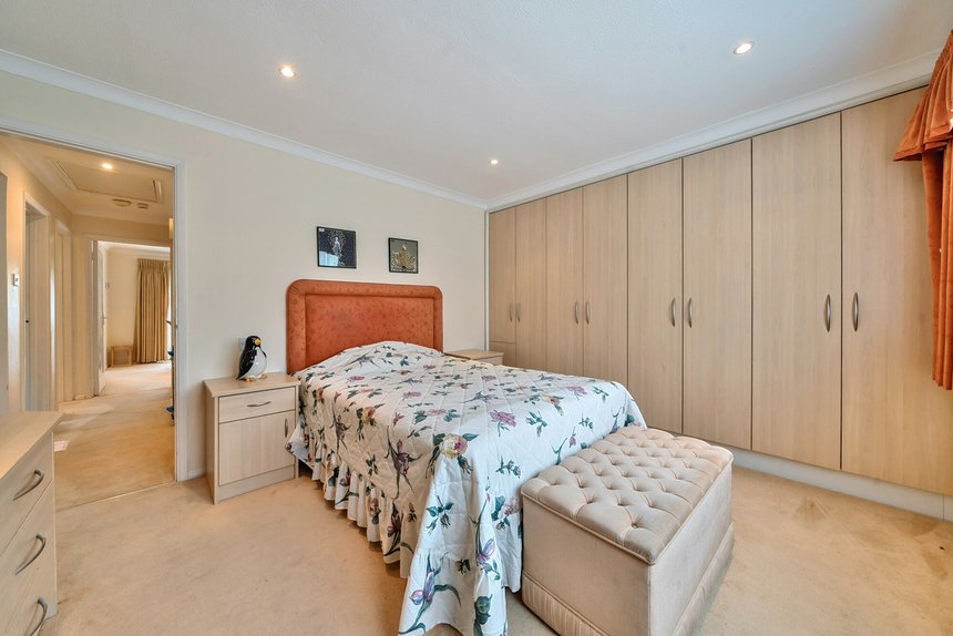 for sale elgin drive london 35078 - Gibbs Gillespie