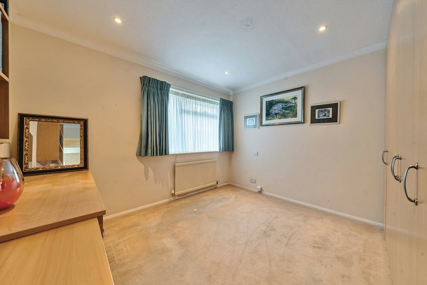 for sale elgin drive london 35078 - Gibbs Gillespie