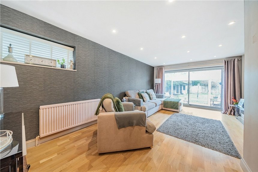 for sale meadowbank london 35103 - Gibbs Gillespie