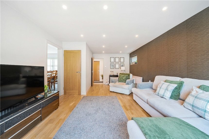 for sale meadowbank london 35103 - Gibbs Gillespie