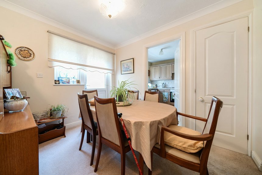 for sale barrington drive london 35129 - Gibbs Gillespie