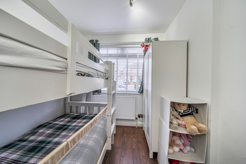 for sale valley close london 35158 - Gibbs Gillespie