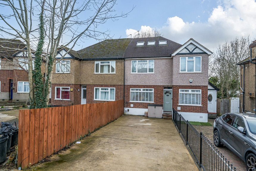 for sale valley close london 35158 - Gibbs Gillespie