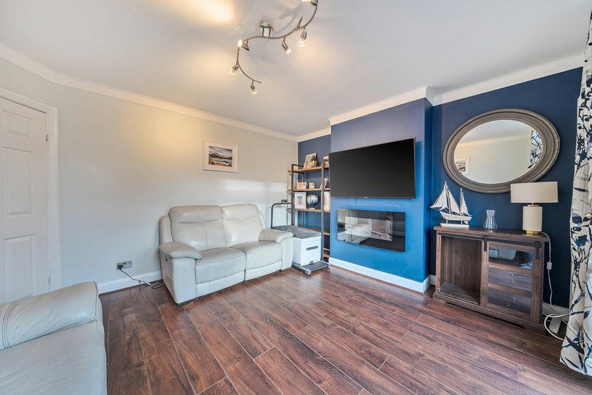 for sale valley close london 35158 - Gibbs Gillespie