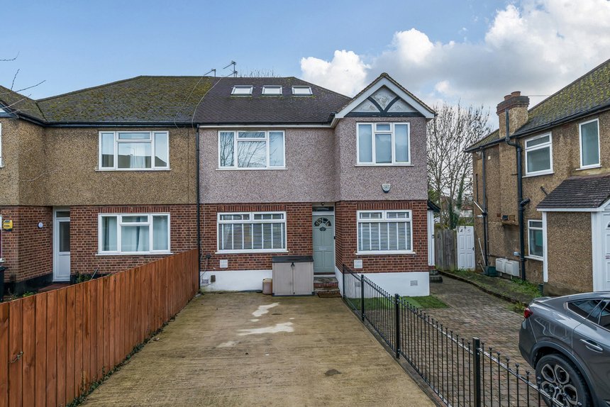 for sale valley close london 35158 - Gibbs Gillespie