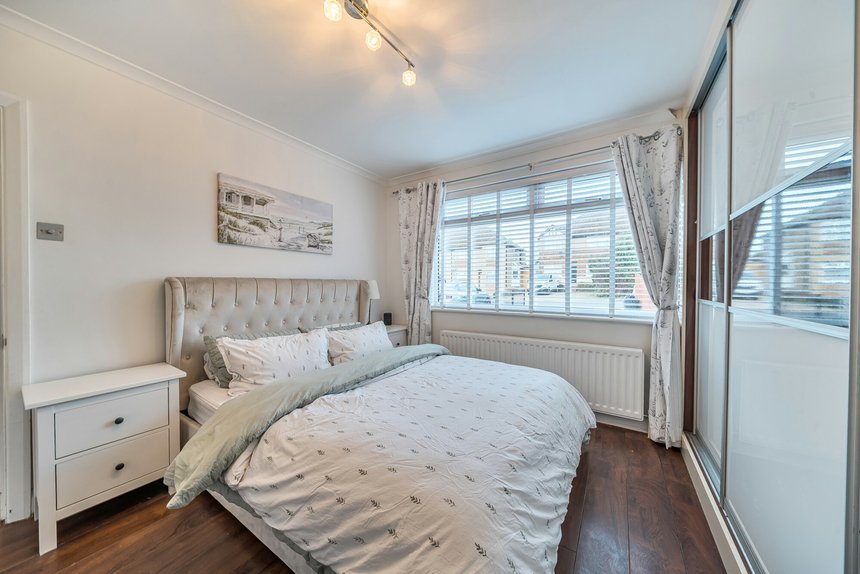 for sale valley close london 35158 - Gibbs Gillespie