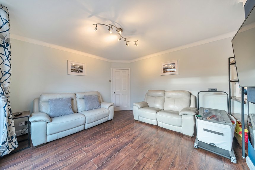 for sale valley close london 35158 - Gibbs Gillespie