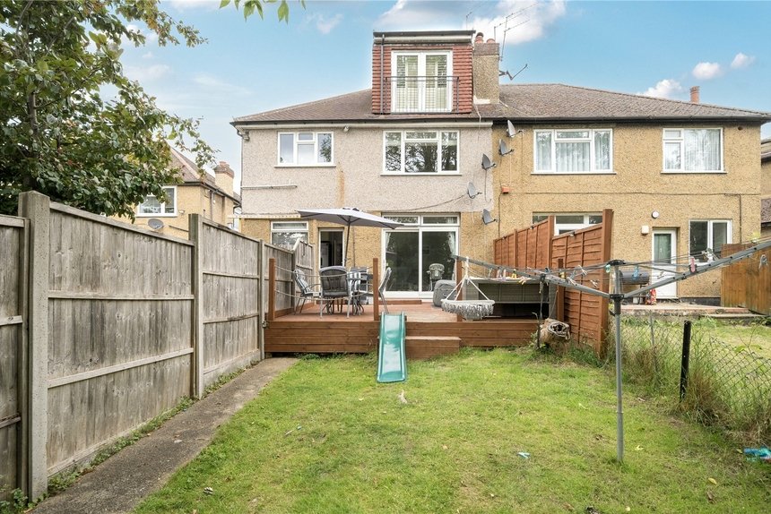 for sale valley close london 35158 - Gibbs Gillespie