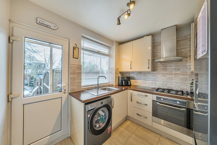 for sale valley close london 35158 - Gibbs Gillespie