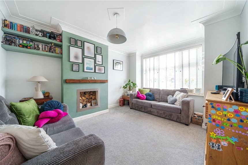 under offer barmouth avenue london 35162 - Gibbs Gillespie