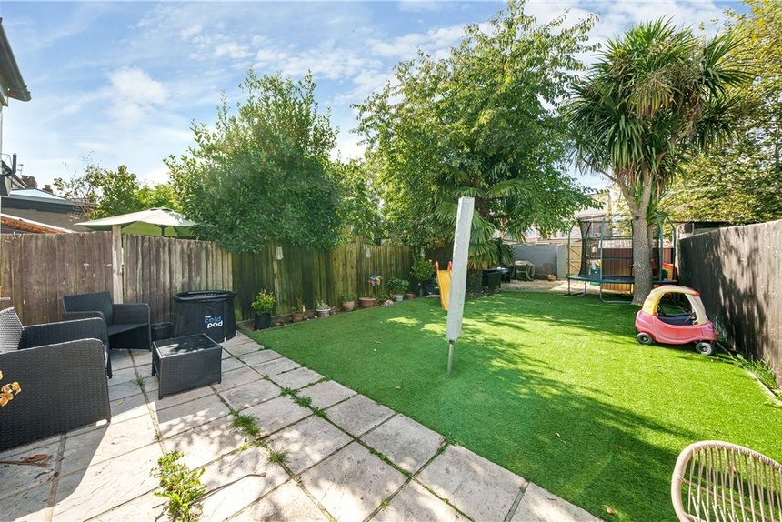 under offer barmouth avenue london 35162 - Gibbs Gillespie