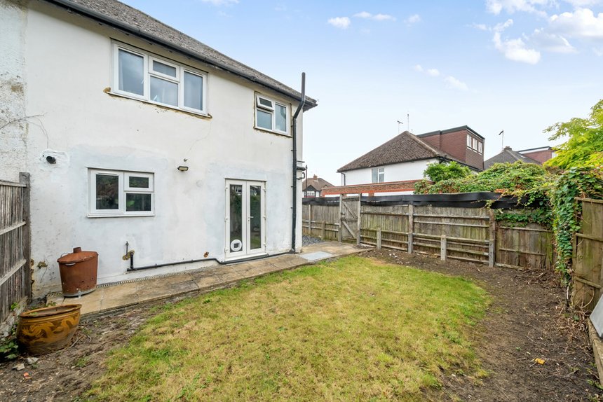 for sale lawn close london 35174 - Gibbs Gillespie