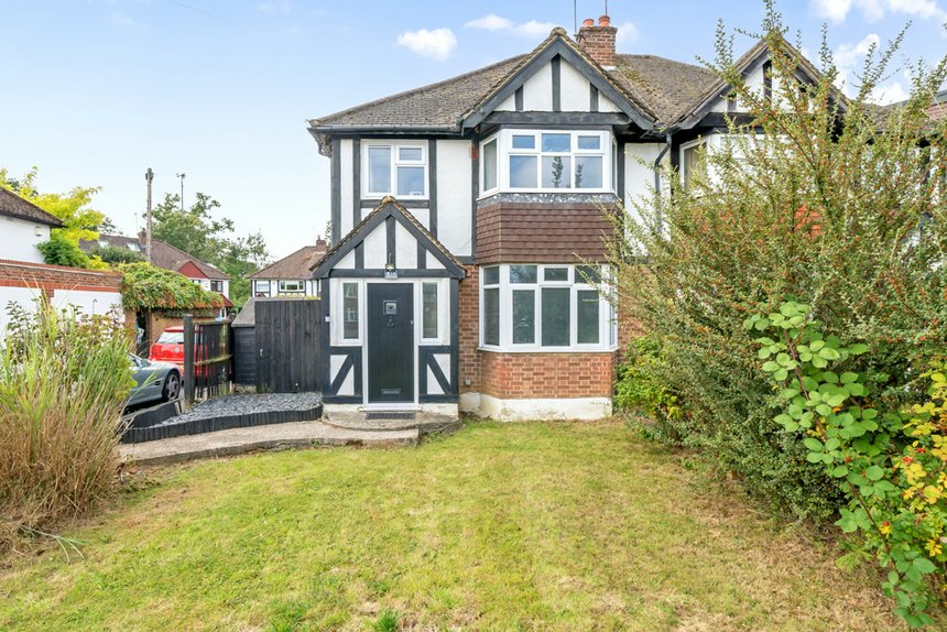 for sale lawn close london 35174 - Gibbs Gillespie