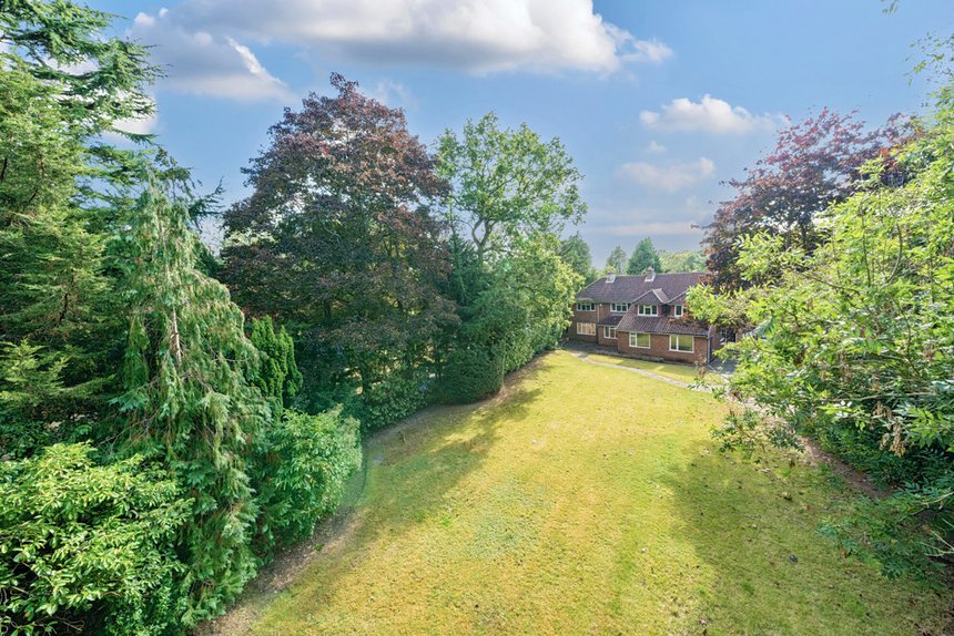 for sale fulmer drive london 35181 - Gibbs Gillespie