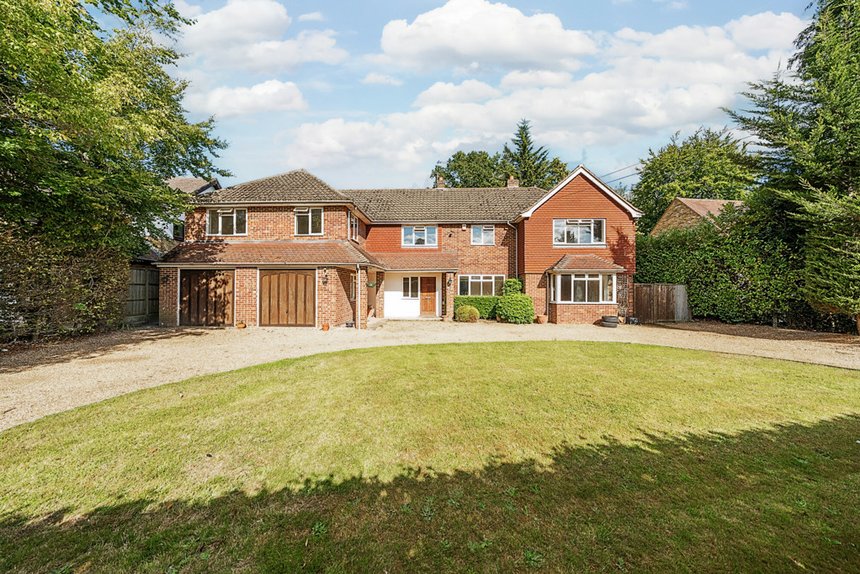 for sale fulmer drive london 35181 - Gibbs Gillespie