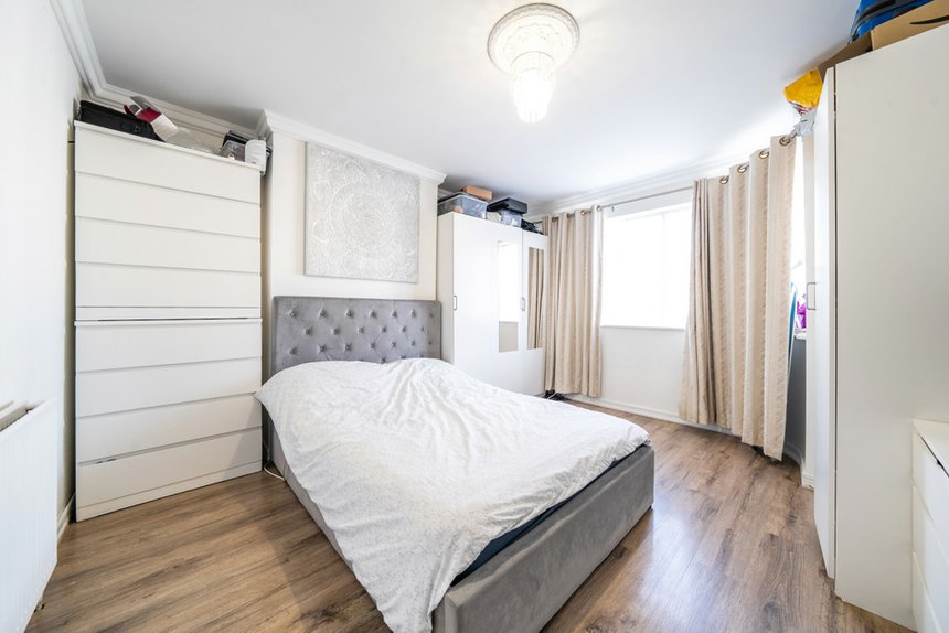 under offer the heights london 35378 - Gibbs Gillespie