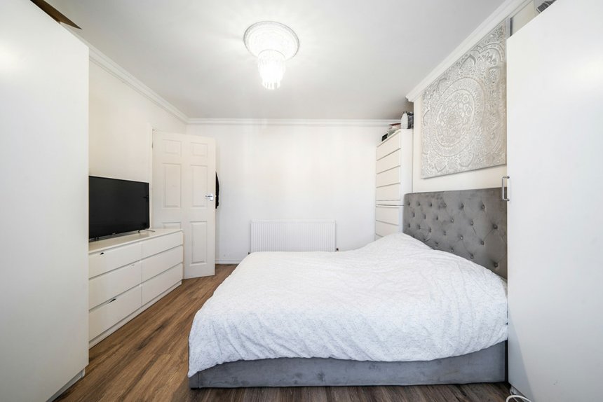 under offer the heights london 35378 - Gibbs Gillespie