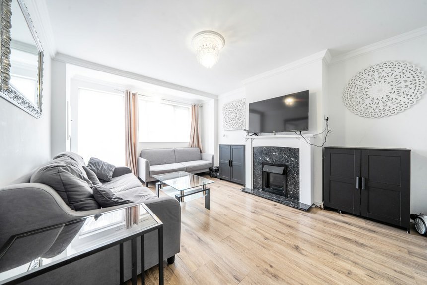 under offer the heights london 35378 - Gibbs Gillespie