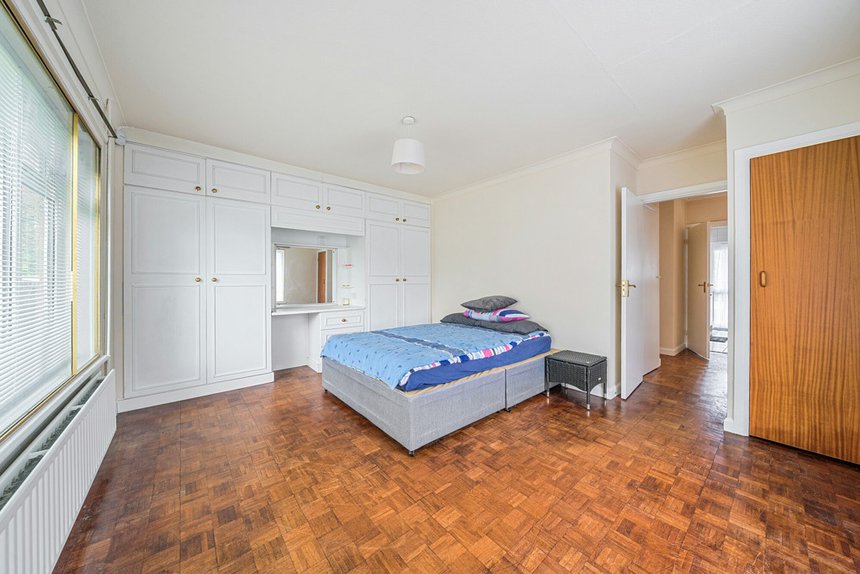 for sale bridle road london 35403 - Gibbs Gillespie