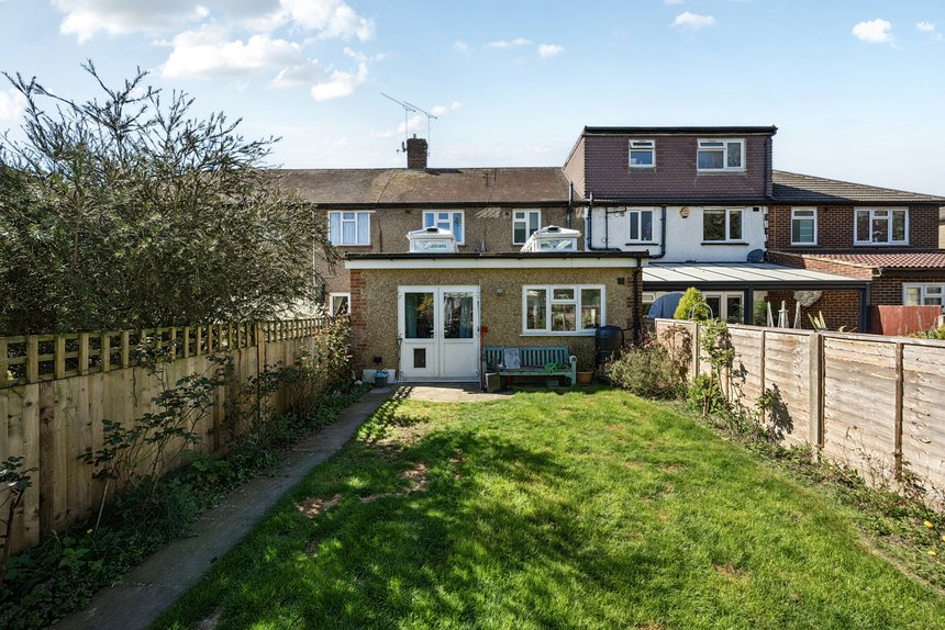 under offer old ruislip road london 35417 - Gibbs Gillespie