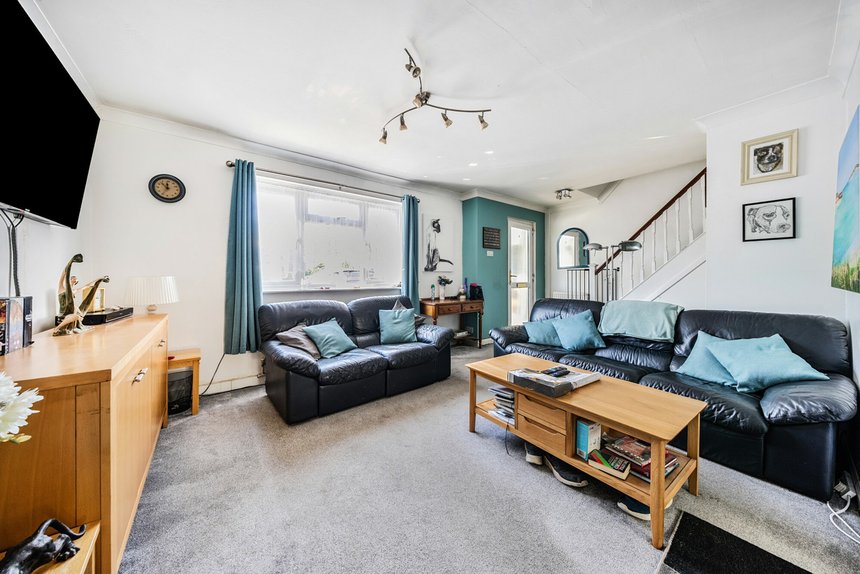 under offer old ruislip road london 35417 - Gibbs Gillespie