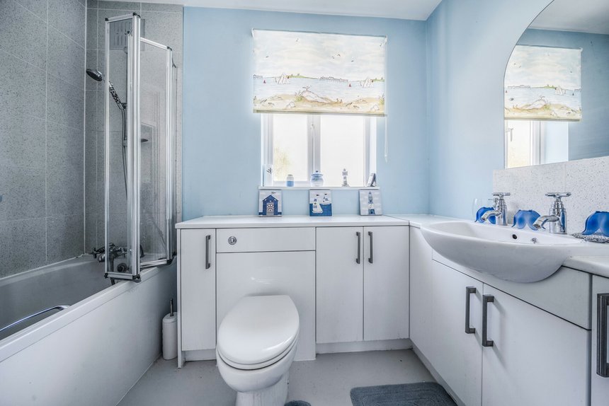 under offer old ruislip road london 35417 - Gibbs Gillespie