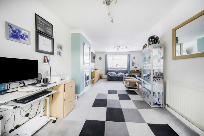 under offer old ruislip road london 35417 - Gibbs Gillespie