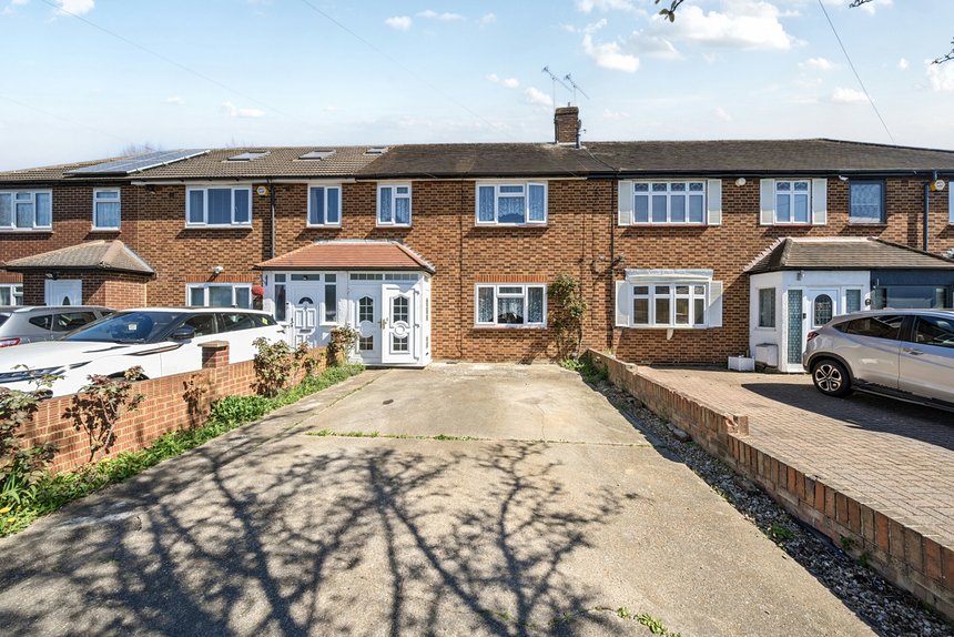 under offer old ruislip road london 35417 - Gibbs Gillespie