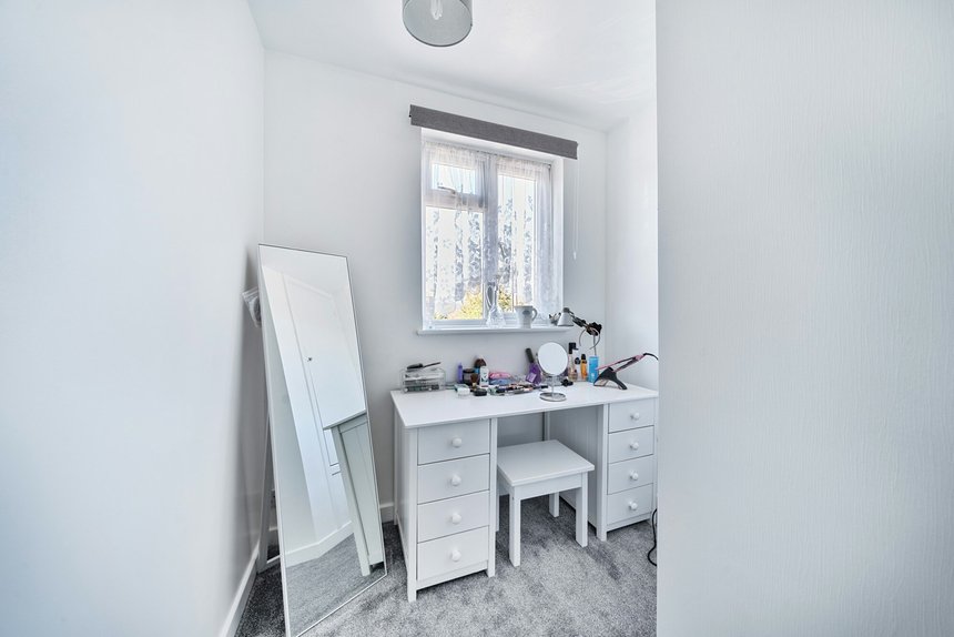 under offer old ruislip road london 35417 - Gibbs Gillespie