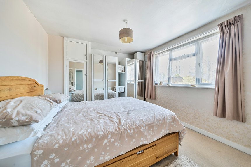 under offer old ruislip road london 35417 - Gibbs Gillespie