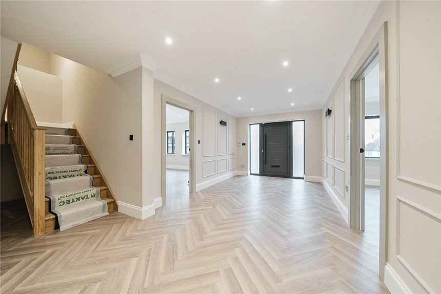 under offer merry hill close london 35438 - Gibbs Gillespie