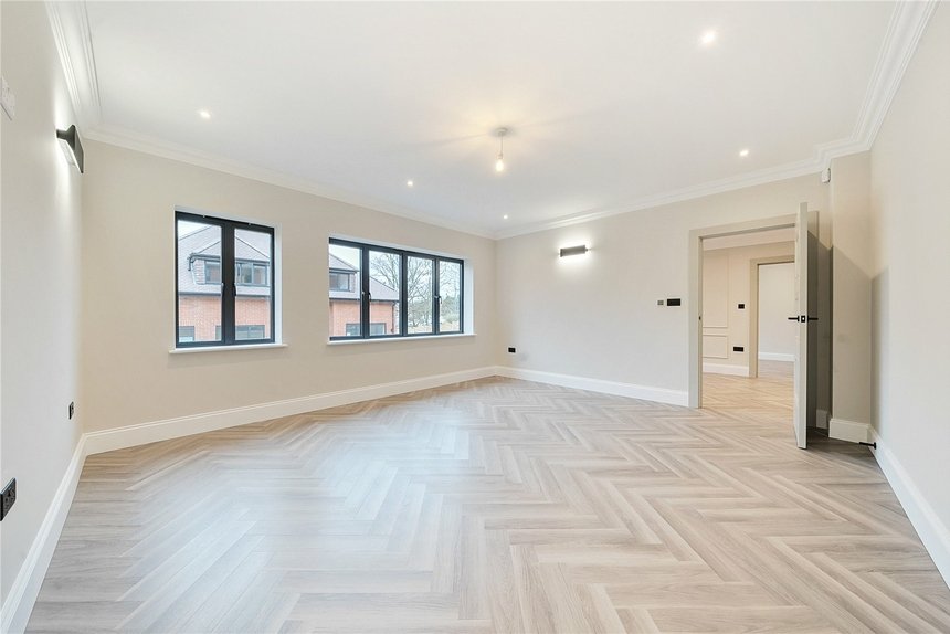 under offer merry hill close london 35438 - Gibbs Gillespie