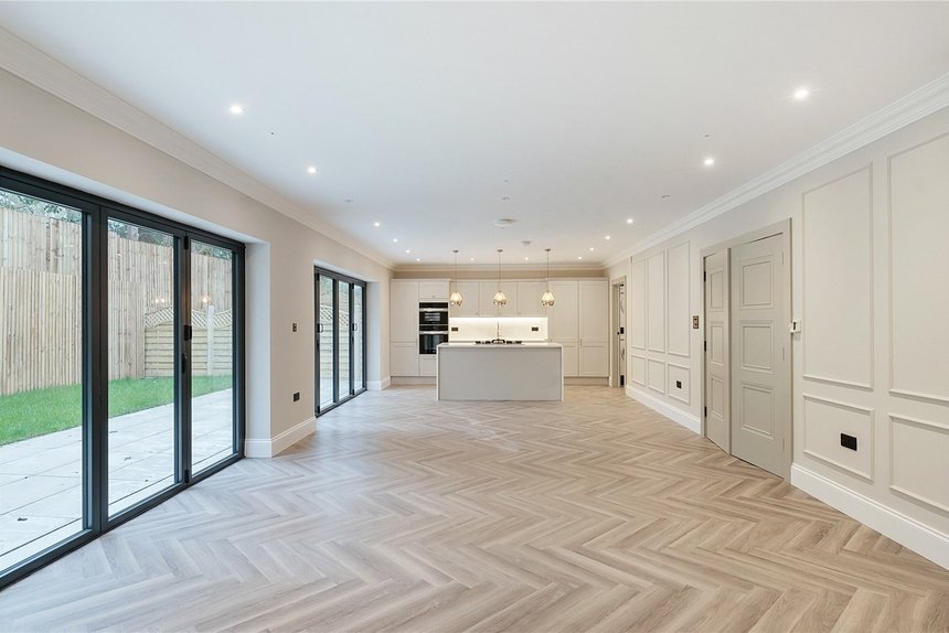 under offer merry hill close london 35438 - Gibbs Gillespie