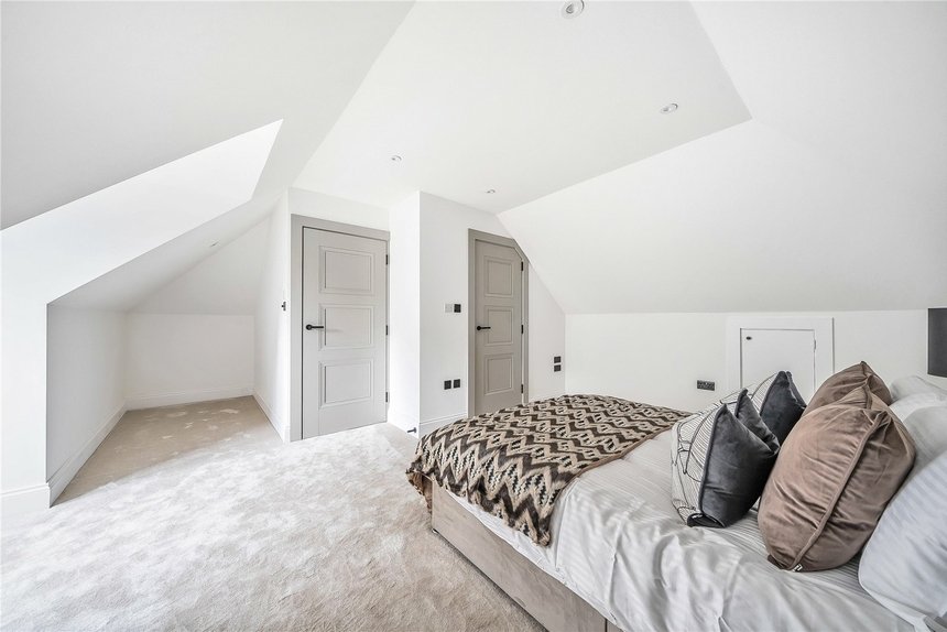 under offer merry hill close london 35438 - Gibbs Gillespie